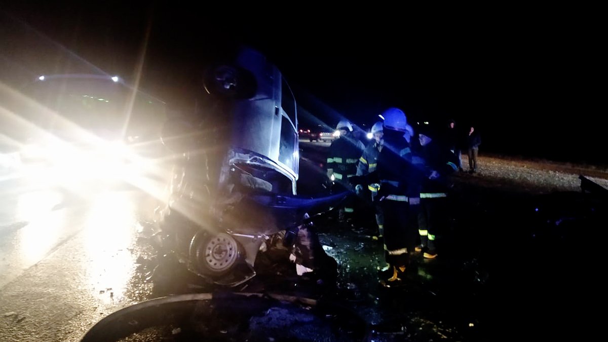 На трассе в Днепропетровской области столкнулись ВАЗ и Mazda: двое погибших