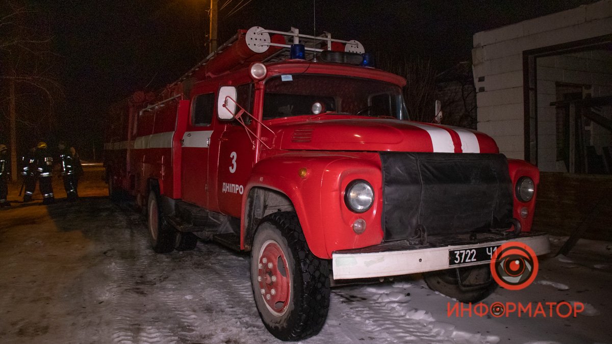 В Днепре на Минусинской горел жилой дом: пожар тушили два часа