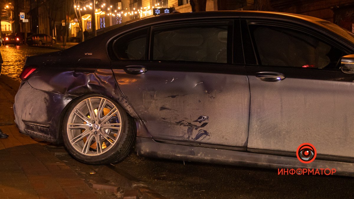 В Днепре на Яворницкого столкнулись BMW и Renault