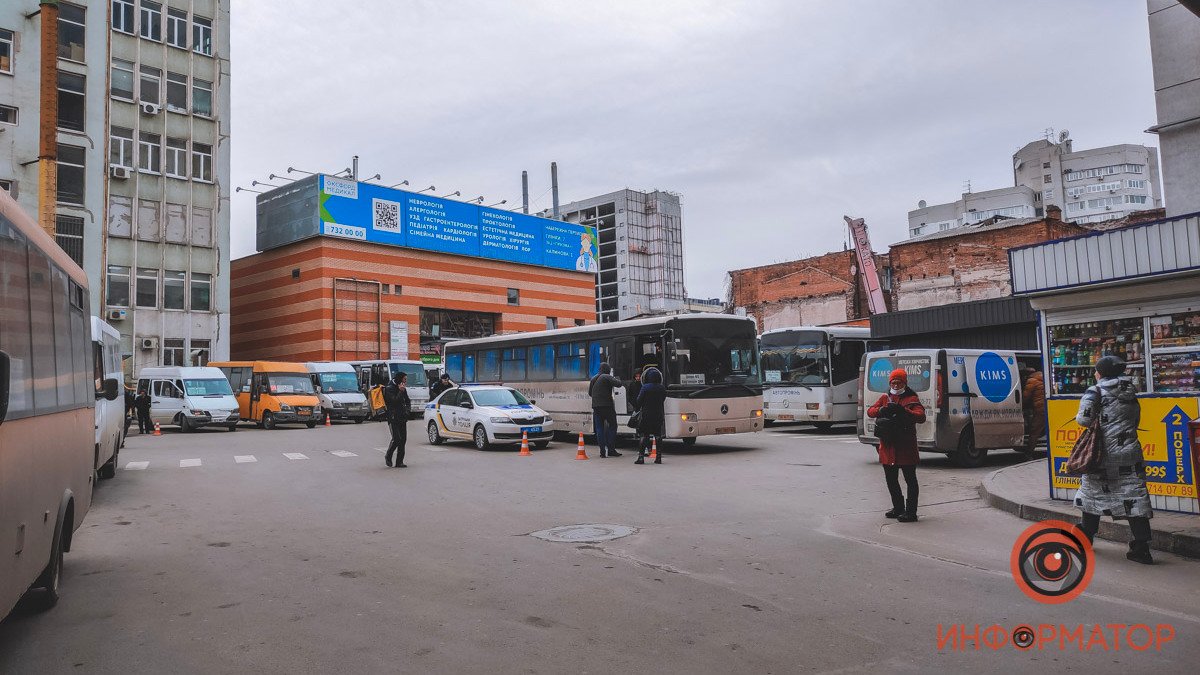 В Днепре возле "Нового центра" автобус сбил женщину