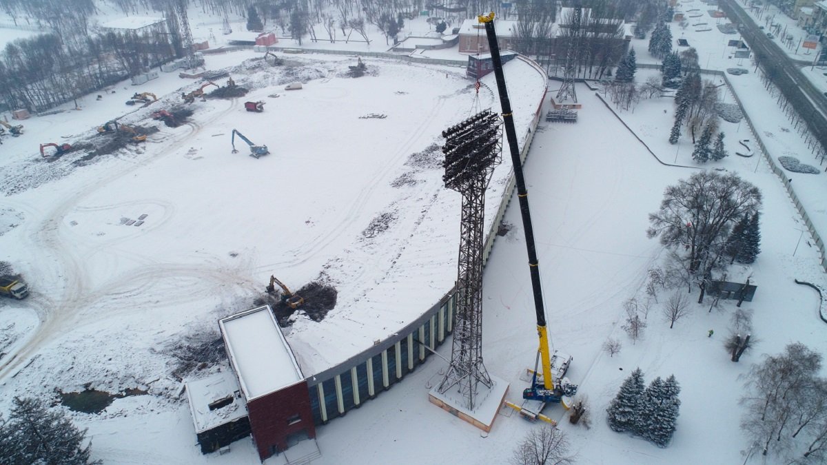 Как проходит реконструкция стадиона "Металлург" в Кривом Роге: фото и видео с места