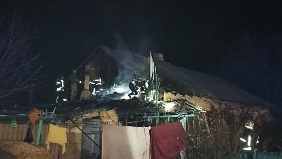 Под Днепром горел частный дом: пострадали двое маленьких детей