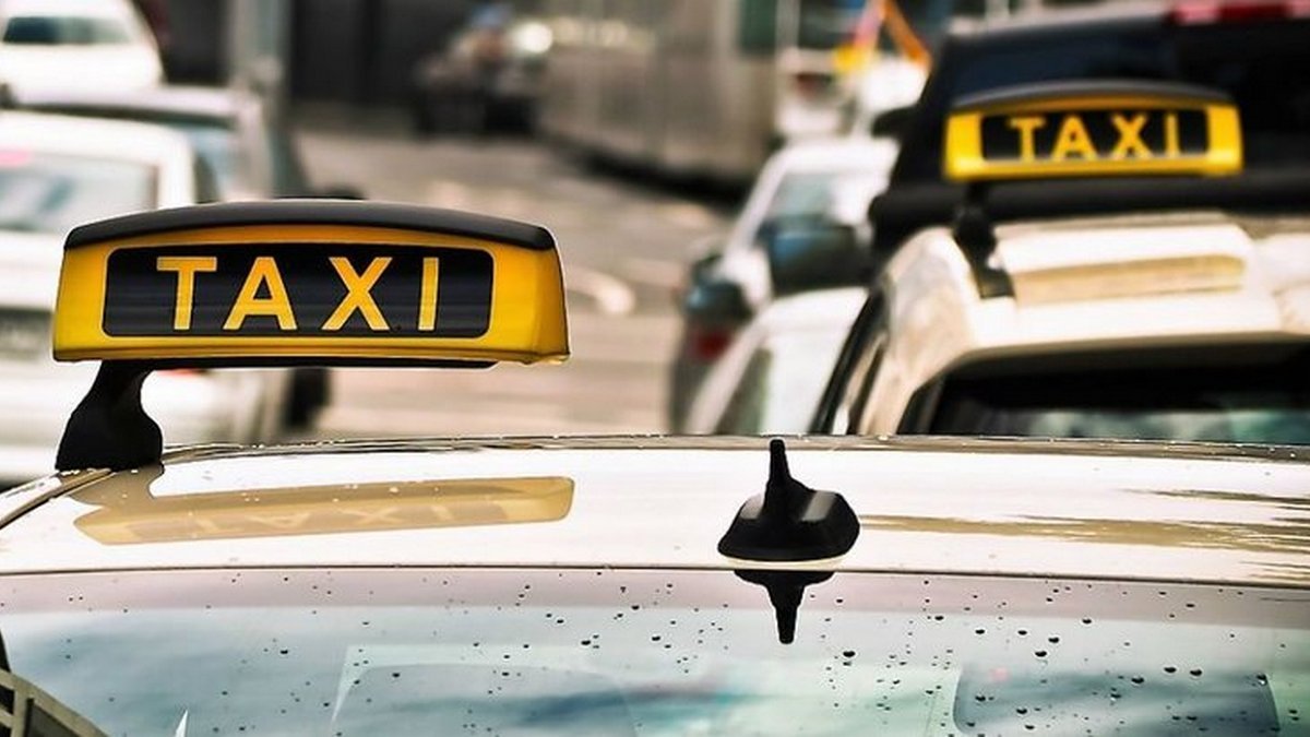 В Днепре таксист избил девушку в Международный женский день