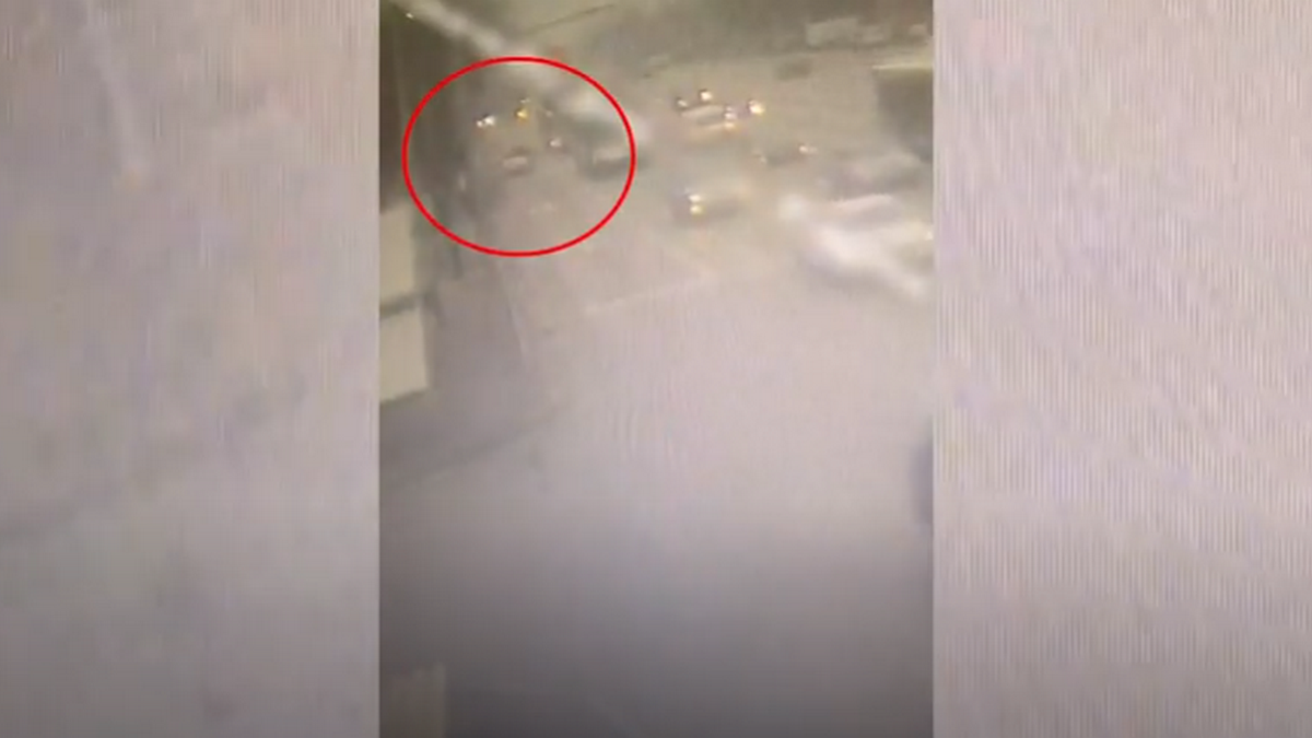 В Днепре на Слобожанском Chevrolet сбил пешехода: видео момента