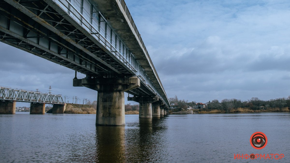 Какой мост в Днепре соединяет Игрень с левобережьем