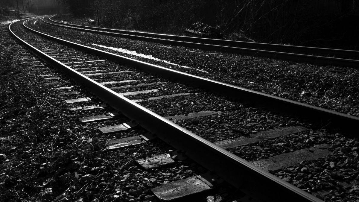В Синельниково женщину насмерть сбил поезд