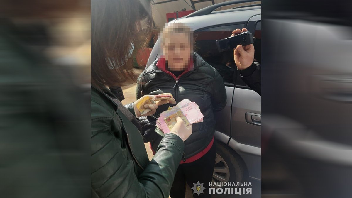Прикидывались продавщицами меда: в Днепропетровской области аферистки обворовывали пенсионеров