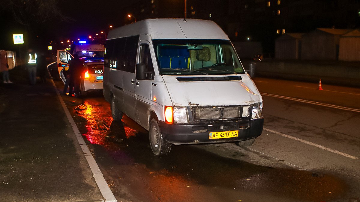 В Днепре на проспекте Свободы Volkswagen сбил мужчину: полиция ищет свидетелей