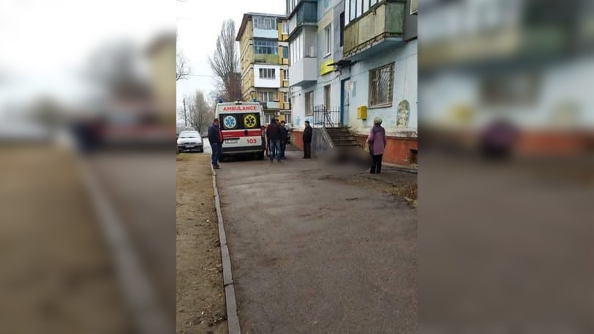 В Днепре на Казака Мамая возле "Укрпошти" умер мужчина