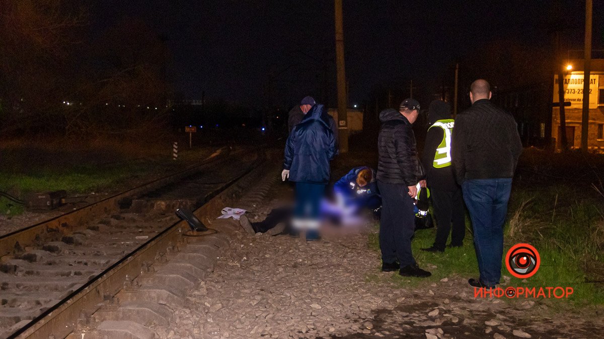В Днепре на железной дороге на Криворожском шоссе обнаружили тело мужчины