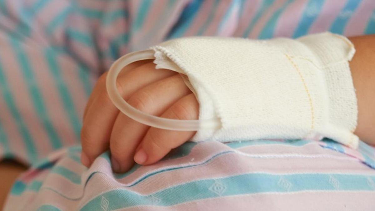 В Днепре в областной детской больнице умерла 11-летняя девочка с COVID-19