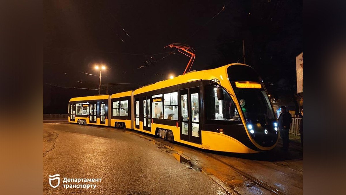В Днепре прошли первые испытания нового трамвая