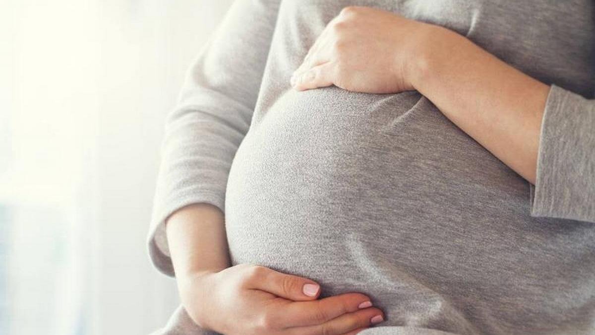 В больнице Мечникова в Днепре женщина с коронавирусом родила здорового малыша: мама в реанимации