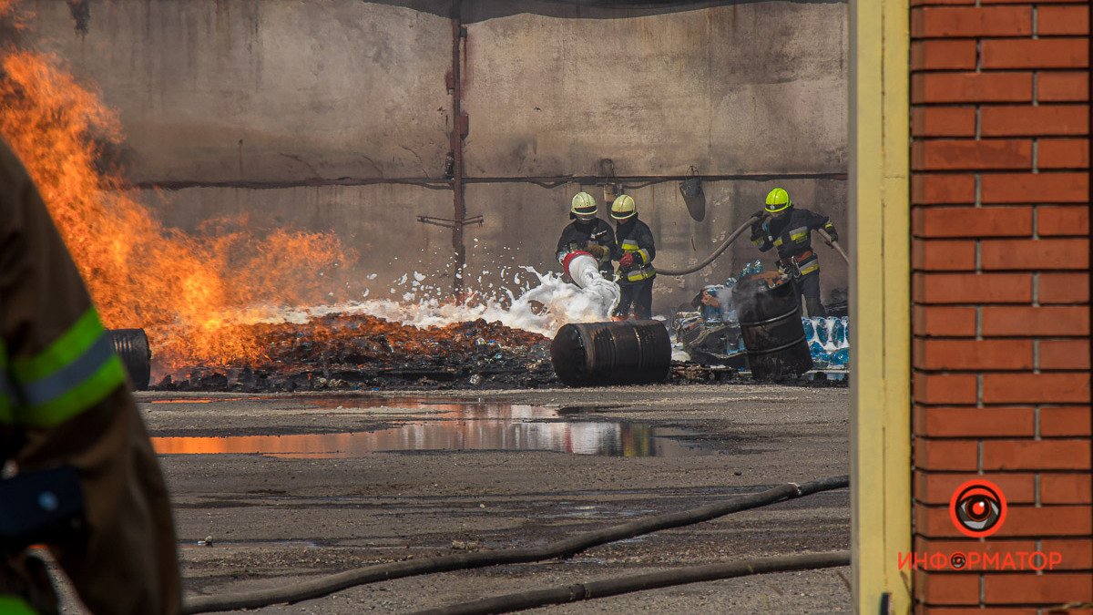 В Международный день пожарных: как спасатели Днепра борются с огнем и охраняют жизни