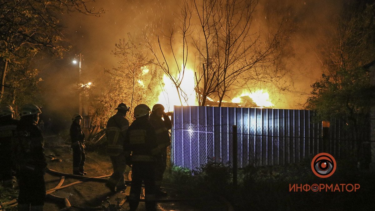 В Днепре в Самаровке сгорел дачный участок