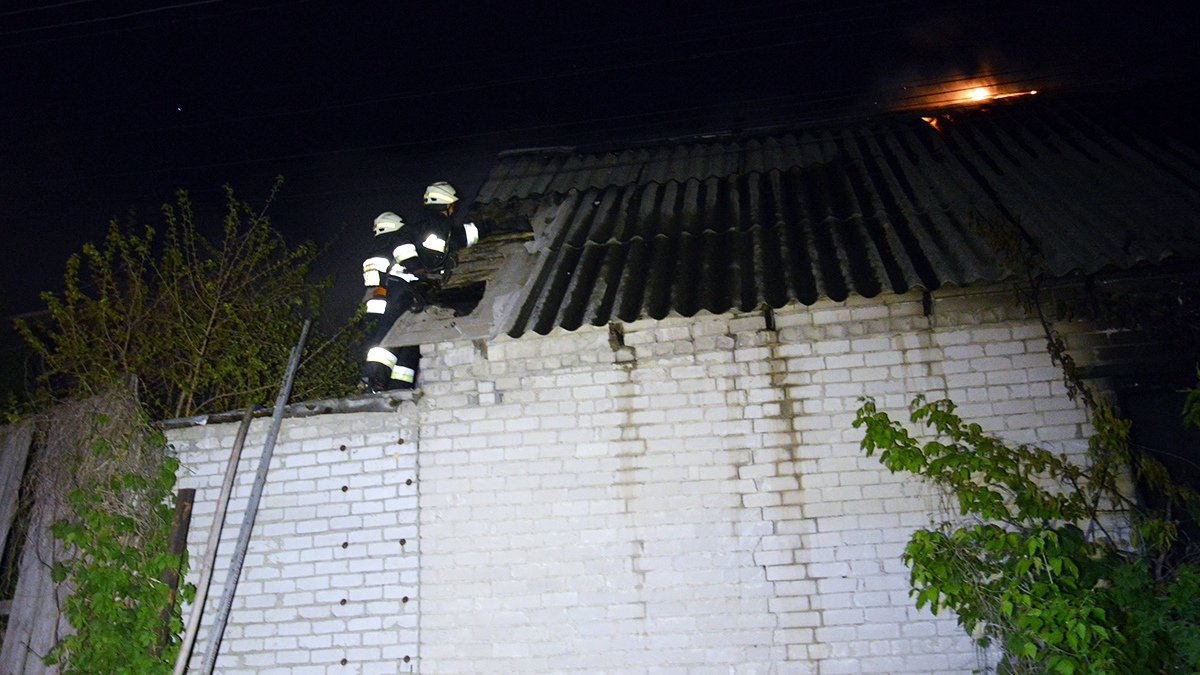 В Соборном районе Днепра горел дом