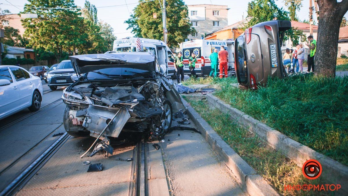 Смертельная авария на Грушевского в Днепре: полиция ищет свидетелей и автора видео момента