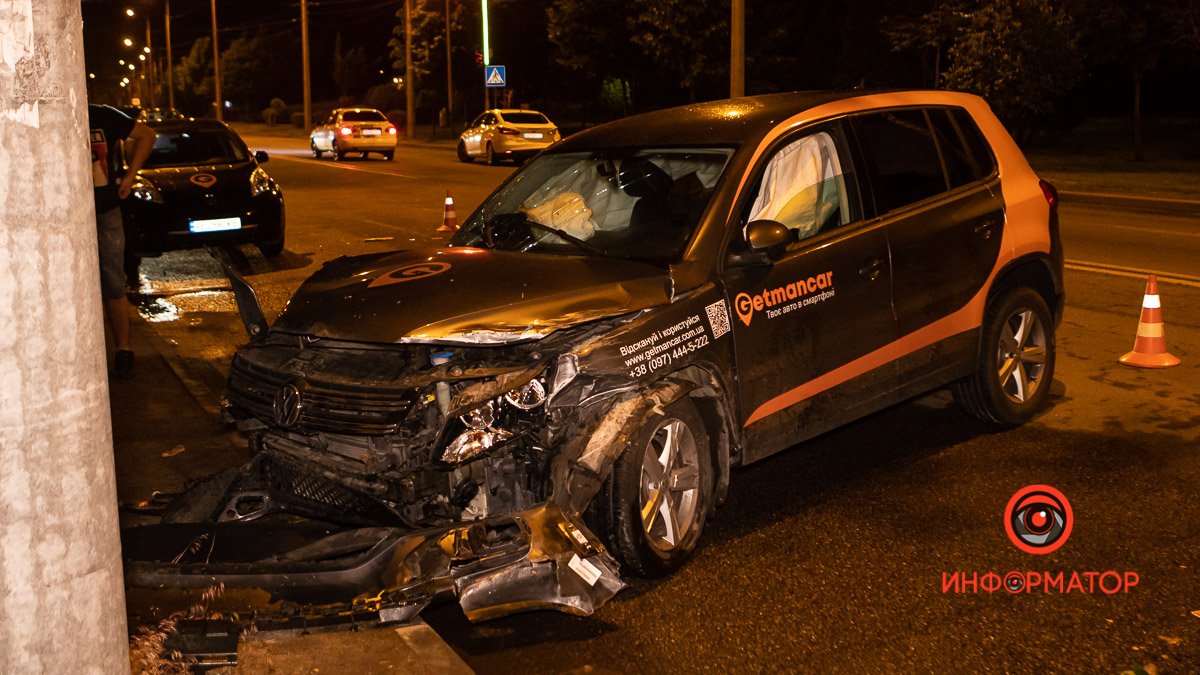 В Днепре на Малиновского Volkswagen врезался в Ford: пострадали двое человек