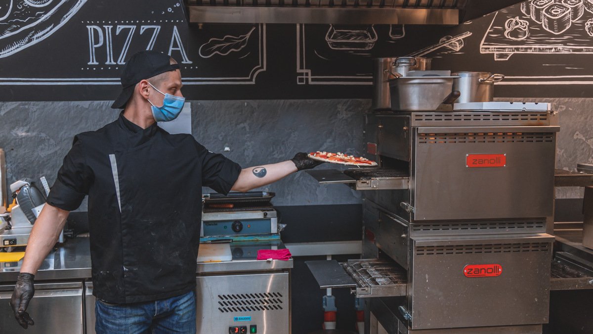 Фестиваль блинов, суши и пицца: как работает ресторан Dmart в Днепре и Каменском