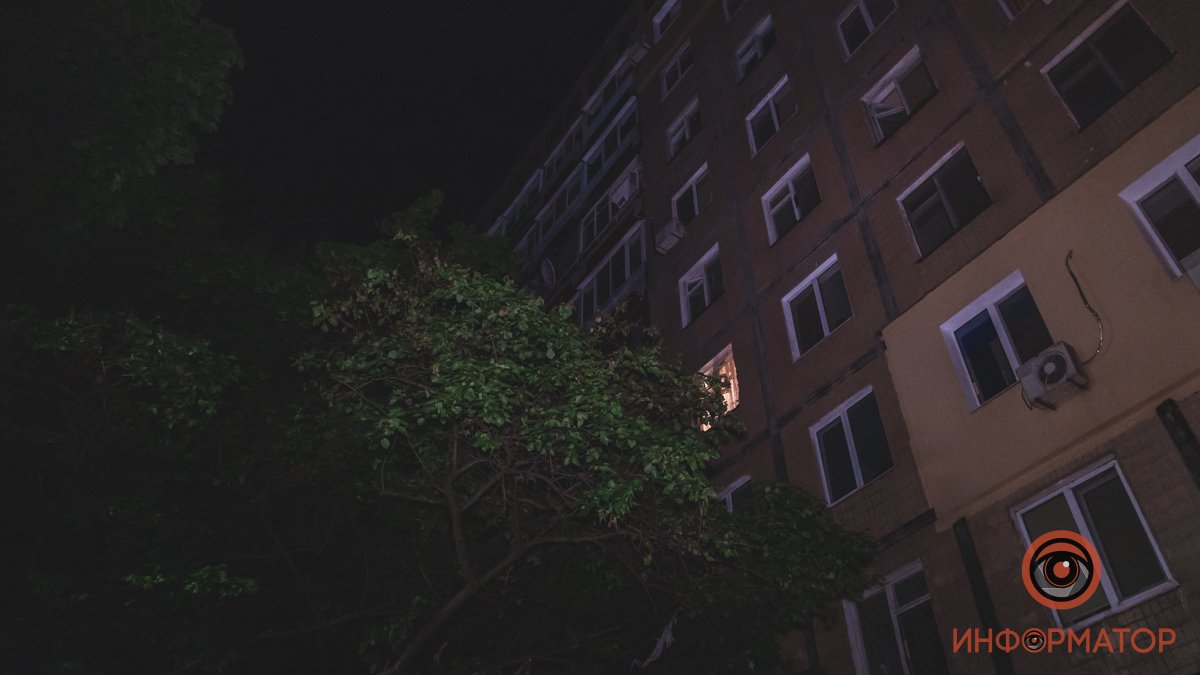 В Днепре на Юрия Кондратюка мужчина выпал из окна 5-го этажа