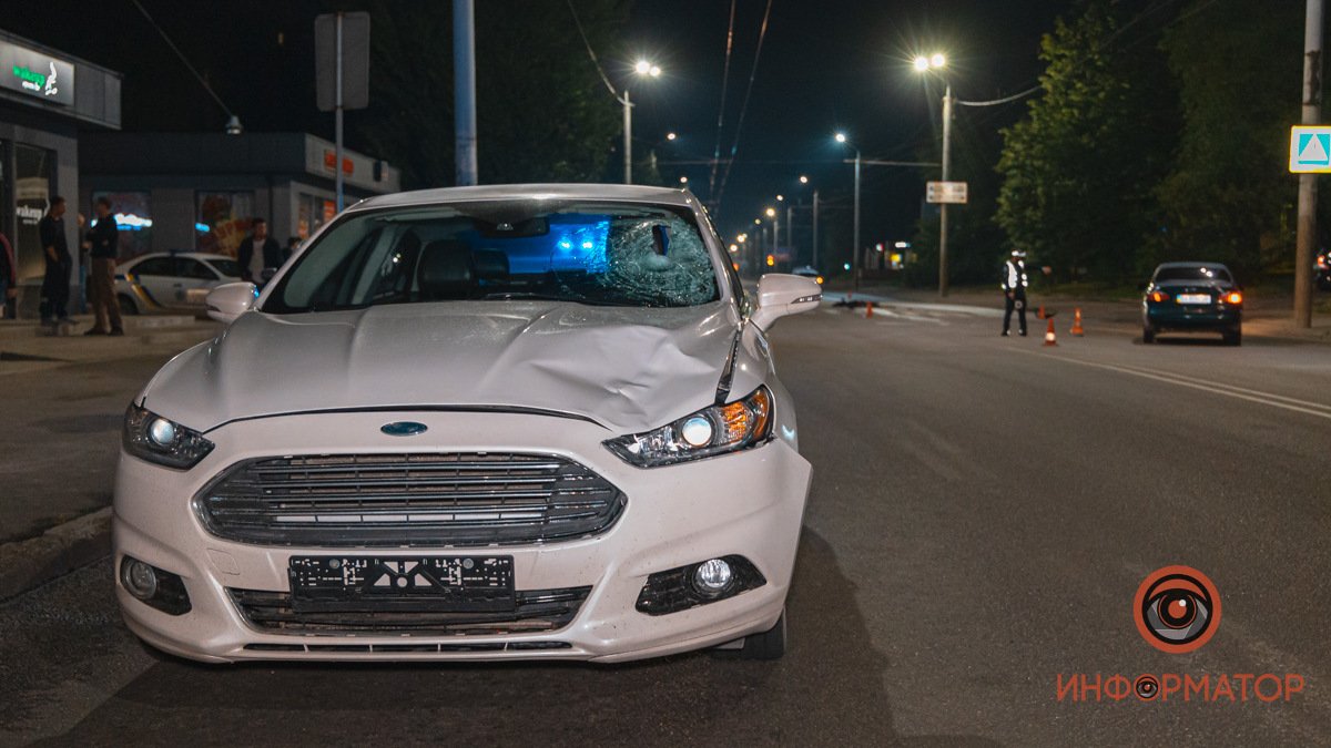 Смертельное ДТП на Калиновой в Днепре: Ford сбил мужчину, тело протащил Seat