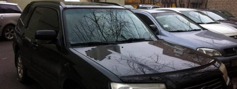 На парковке возле Правда-Кино воры вскрыли сразу два автомобиля (ФОТО)