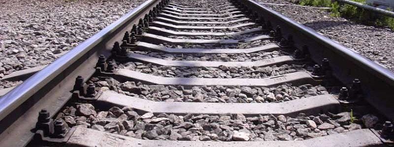 Несчастный случай на переезде: в Днепре женщину сбил поезд