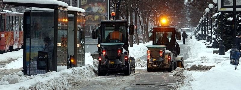 Как Днепр чистят от снега и безопасно ли в городе (ФОТО)