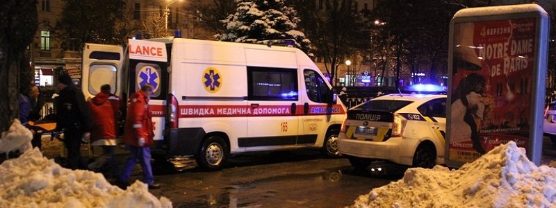 На Яворницкого автобус сбил человека (ФОТО)