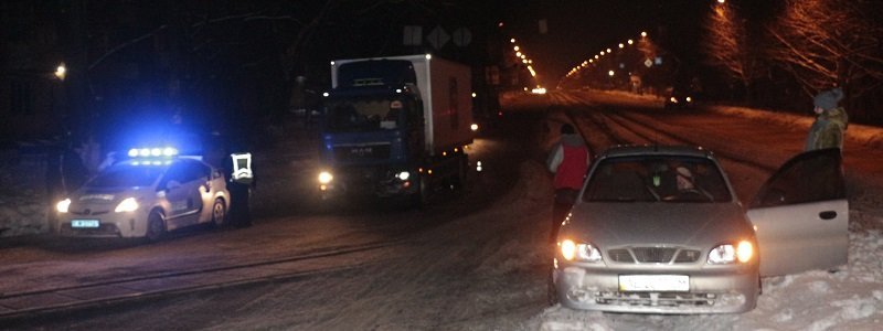ДТП на Мазепы: грузовик въехал в такси (ФОТО)
