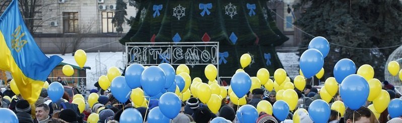 Сотни шаров в небе: в центре Днепра прошел желто-синий флешмоб (ФОТО, ВИДЕО)