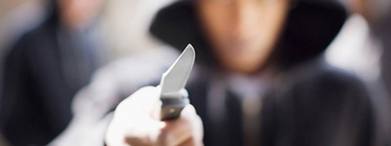 Минус нарушитель: полиция задержала преступника, грабившего с ножом (ФОТО)