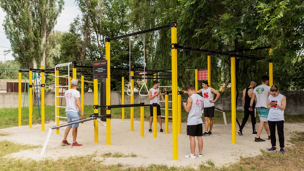 В Самаровке открыли Workout комплекс для уличного спорта