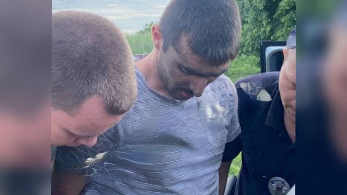Прятался на чердаке: в Днепропетровской области задержали мужчину, который порезал ножом двухлетнего мальчика