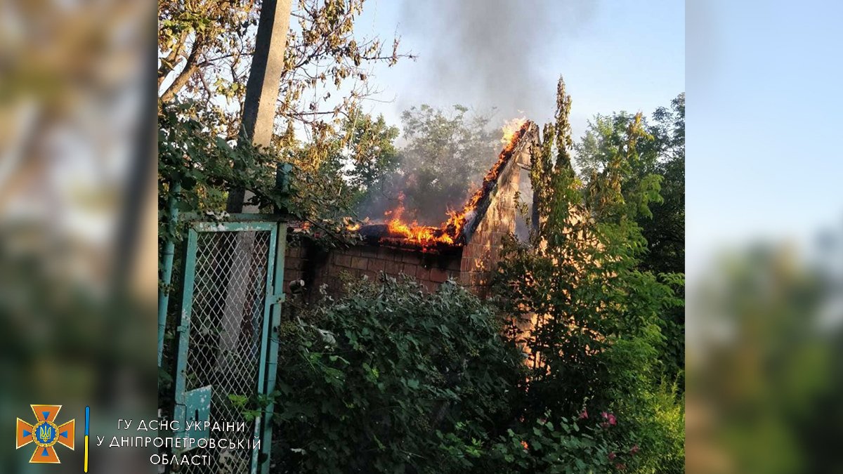 В Днепре на Хуторской горел дом: погиб мужчина