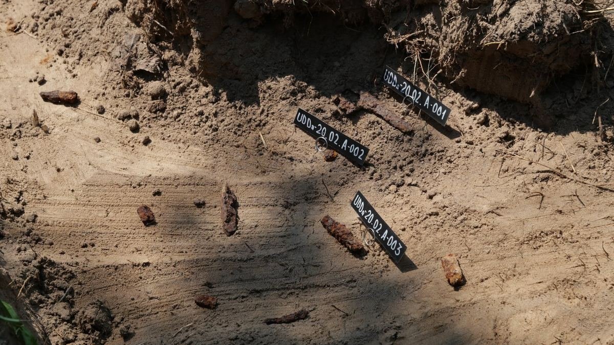 В Днепре на территории Ломовского плацдарма нашли останки двух воинов времен Второй Мировой