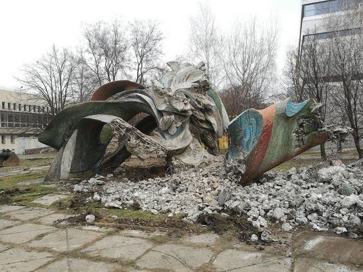 В Днепре из осколков разрушенной скульптуры «Дніпровська хвиля» сделают «Днепровское облако»