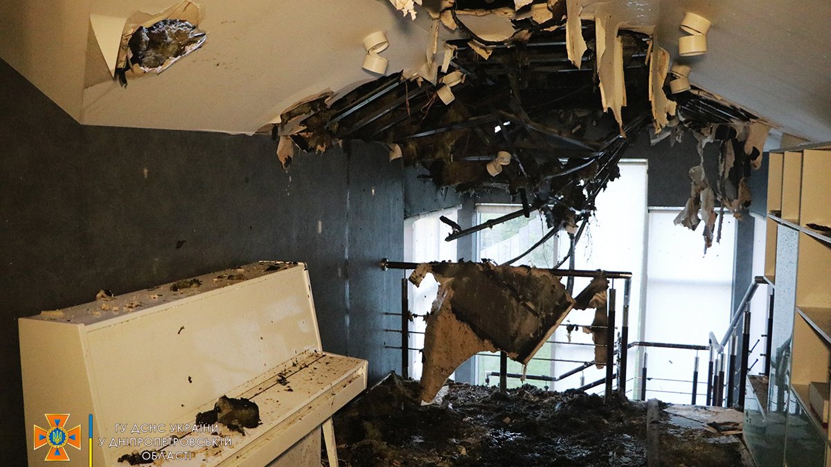 В Самарском районе Днепра горел одноэтажный жилой дом