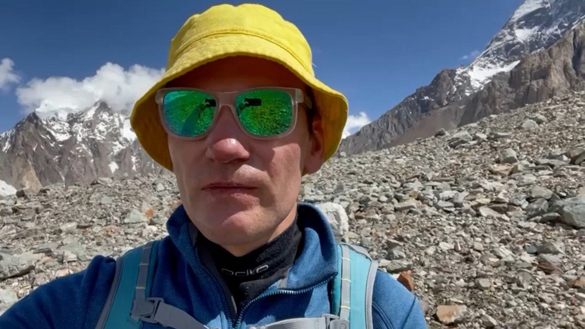 "Это как подойти к пуме без оружия": днепровский альпинист рассказал, как взобрался на "гору-убийцу" К2 без кислорода