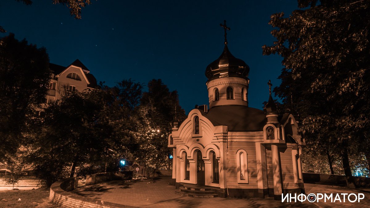 Как выглядит сквер на Бородинской под покровом ночи