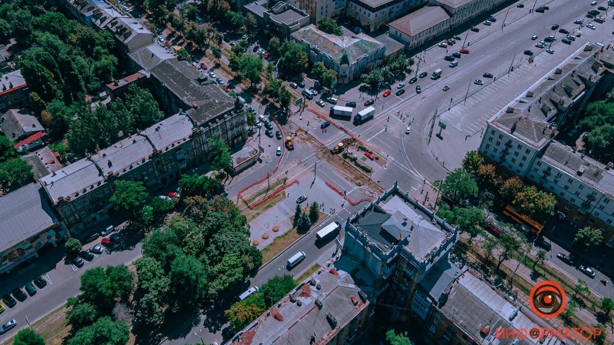 В Днепре перекрыли перекрестки Яворницкого с улицами Фабра и Княгини Ольги: в центре образовались пробки