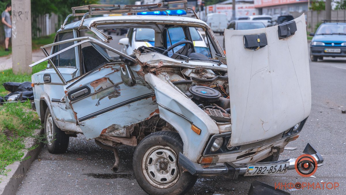 В Днепре на Гальченко столкнулись Nissan и ВАЗ: поиск свидетелей