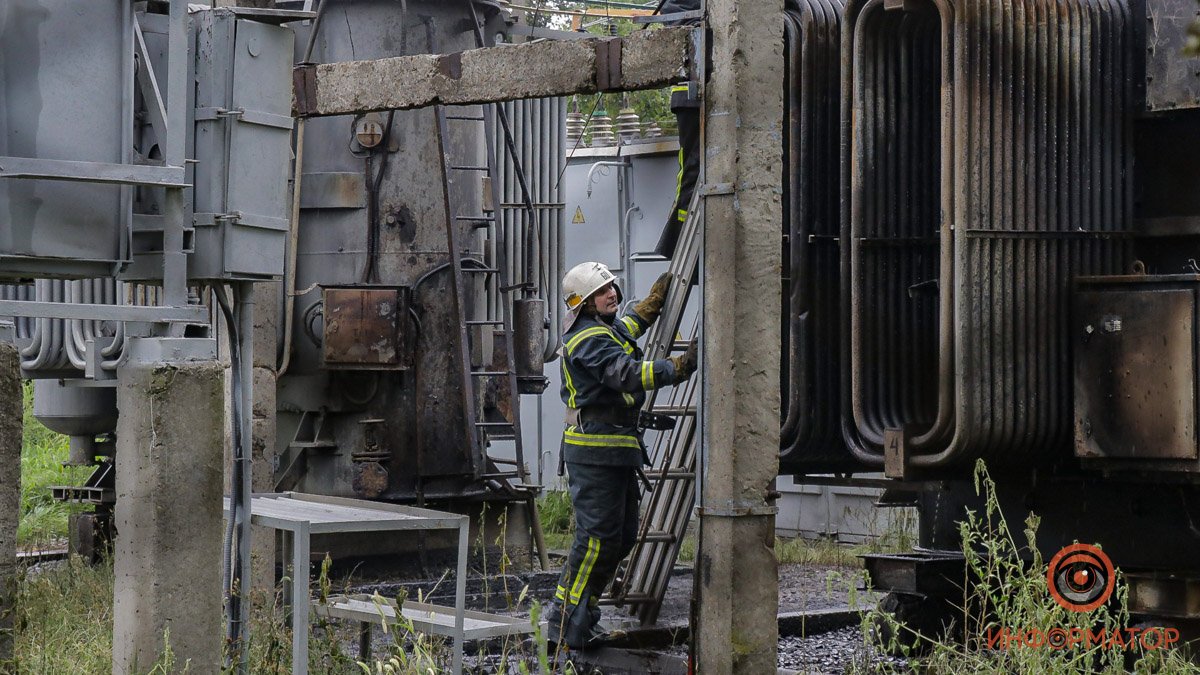 В Слобожанском сгорел трансформатор: поселок остался без света