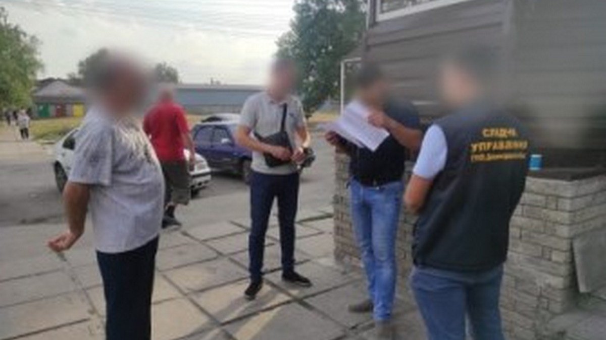 В Днепропетровской области председателя сельского совета подозревают в получении 300 000 гривен взятки