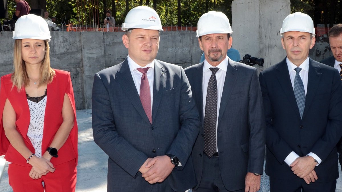 Голова Дніпропетровської обласної ради Микола Лукашук оглянув будівництво онкоцентру у Кривому Розі