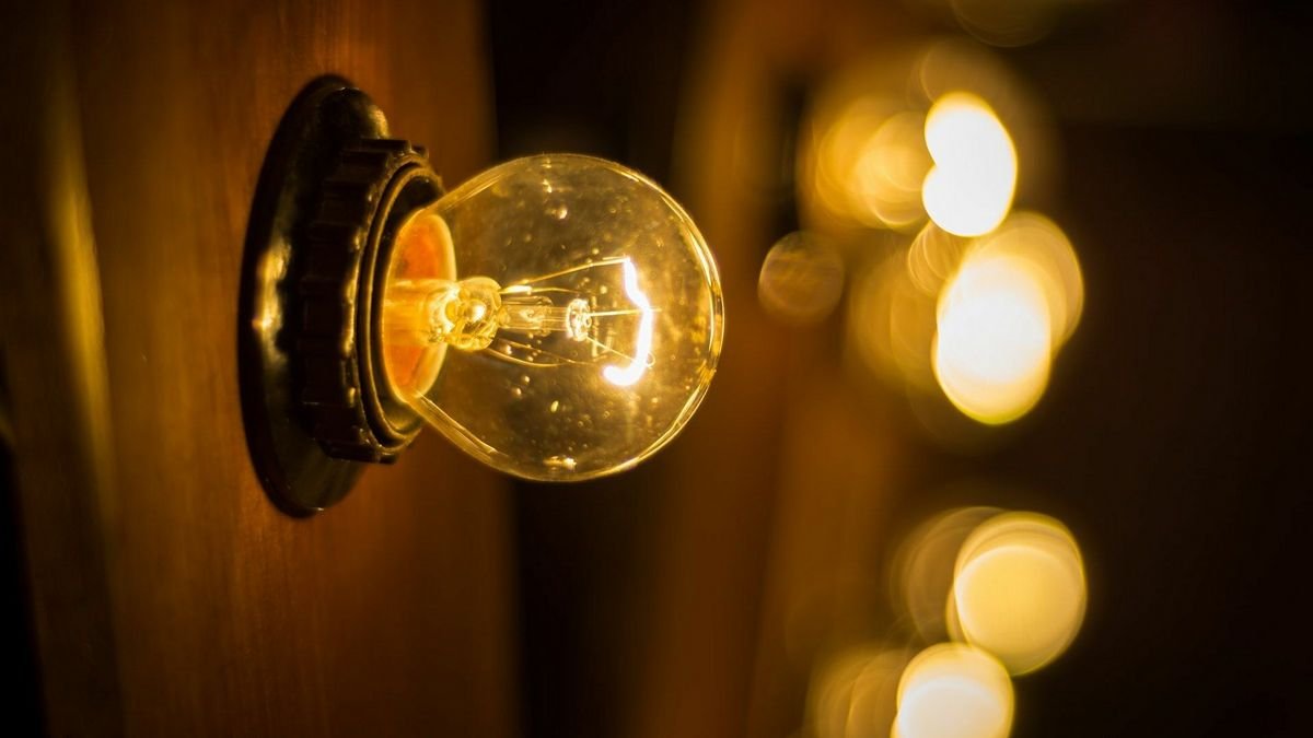 В понедельник в восьми районах Днепра могут отключить свет: список адресов