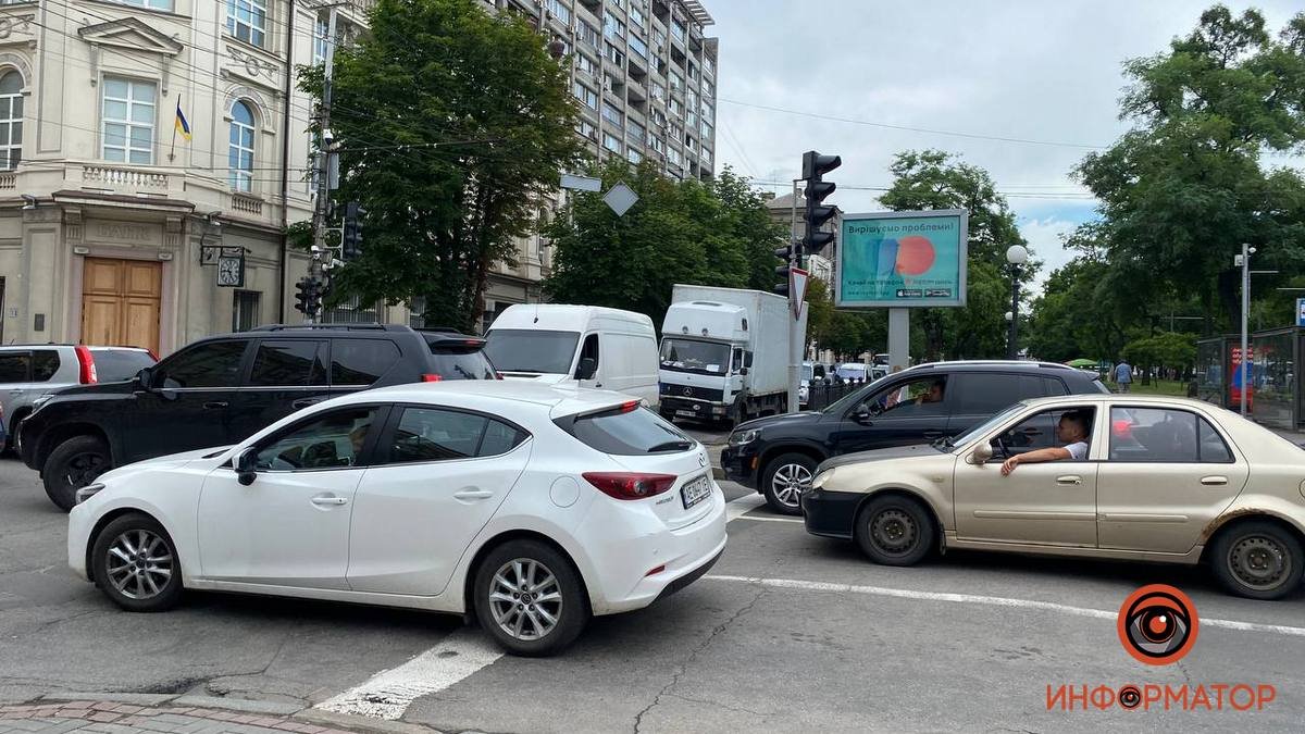 В пятницу в Днепре перекроют проспект Яворницкого: как будет работать транспорт