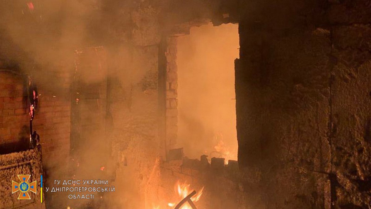 В Днепре на Березановской горел жилой дом