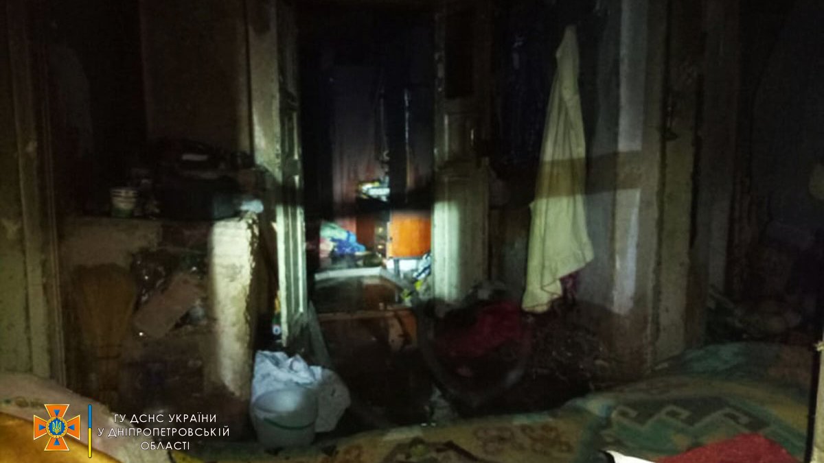 В Днепропетровской области горел дом: пострадали мужчина и женщина