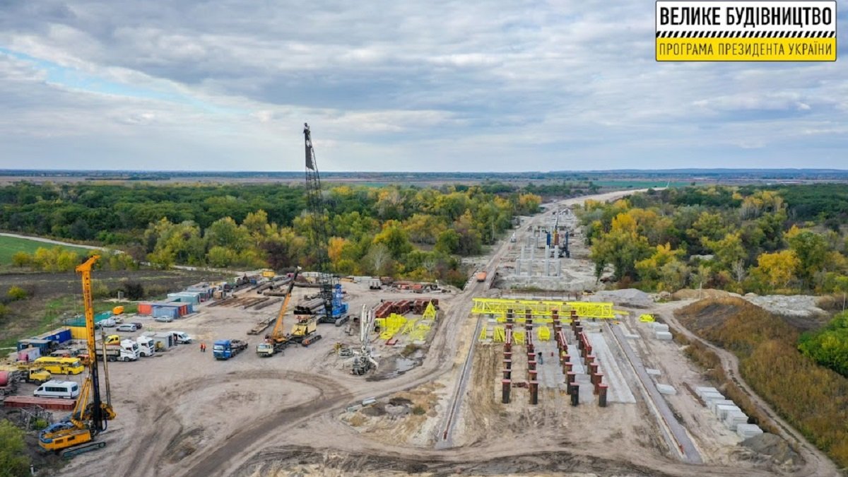 На Днепропетровщине строят уникальную для Украины эстакаду